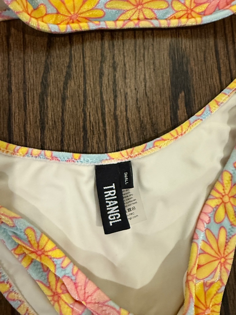 Triangl Bikini - Picture 3 of 5